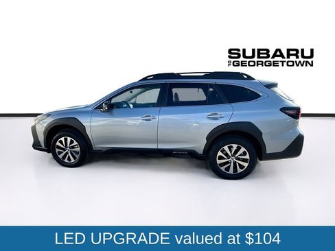 Used 2025 Subaru Outback Premium image 4