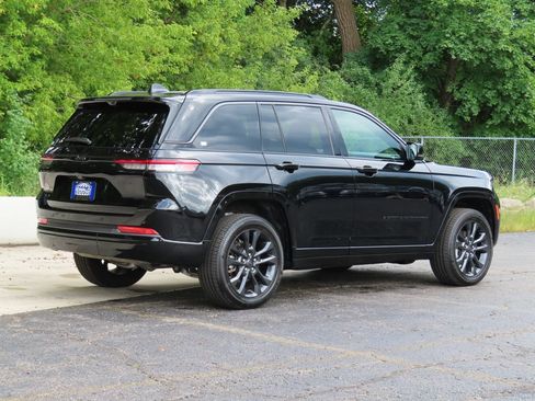 Certified 2026 Jeep Grand Cherokee Limited AWD/4WD image 3