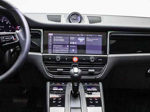 Certified 2026 Porsche Macan AWD/4WD image 14