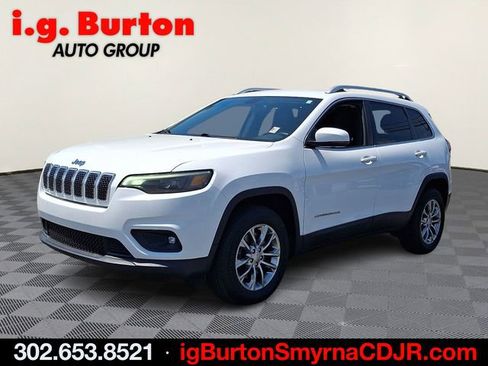 Used 2019 Jeep Cherokee Latitude Plus w/ Cold Weather Group AWD/4WD image 3