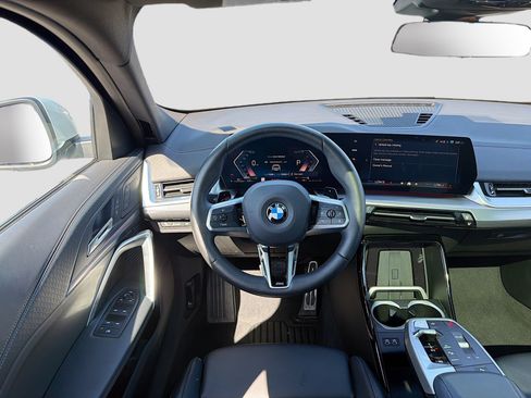 Certified 2025 BMW X2 xDrive28i image 18