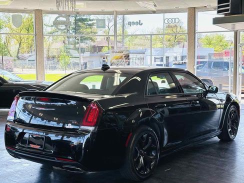 Used 2022 Chrysler 300 S RWD image 8