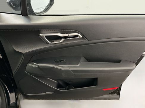 Used 2024 Kia Sportage LX image 32