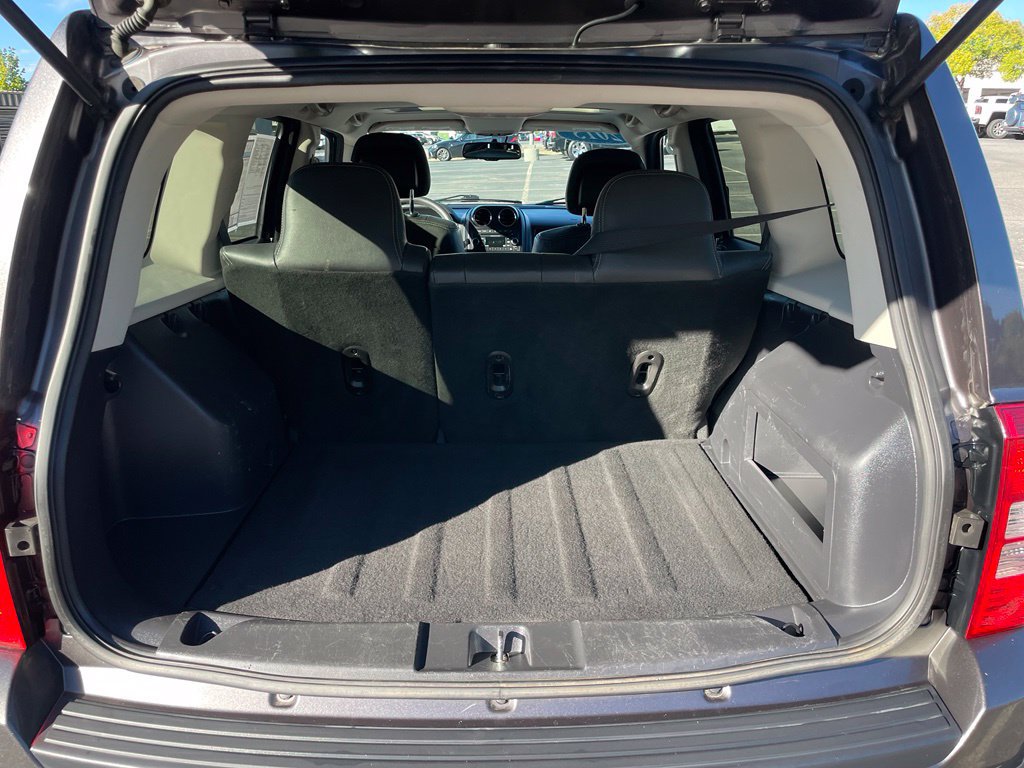 Used 2015 Jeep Patriot High Altitude FWD image 40