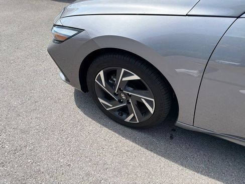 Certified 2025 Hyundai Elantra SEL FWD image 25
