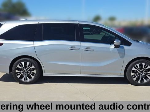 Used 2025 Honda Odyssey Elite image 6