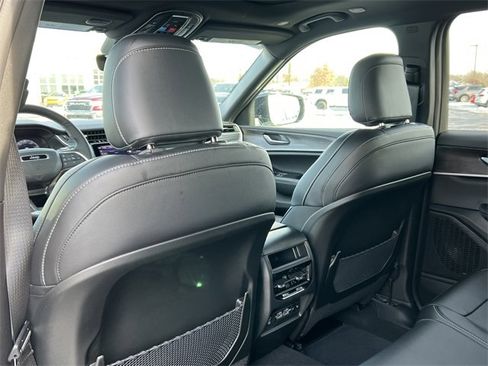 New 2025 Jeep Grand Cherokee Limited w/ Trailer Tow Package image 37