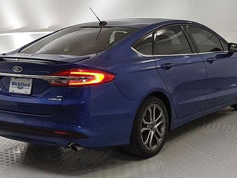 Used 2017 Ford Fusion SE w/ Equipment Group 601A image 3