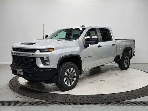 Used 2023 Chevrolet Silverado 2500 Custom w/ Custom Convenience Package AWD/4WD image 3