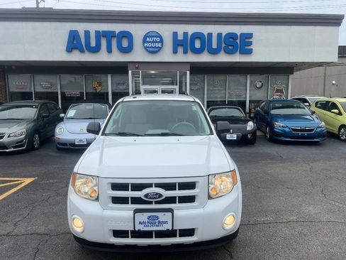 Used 2010 Ford Escape Limited image 2