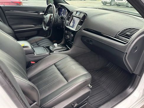 Used 2022 Chrysler 300 S RWD image 16
