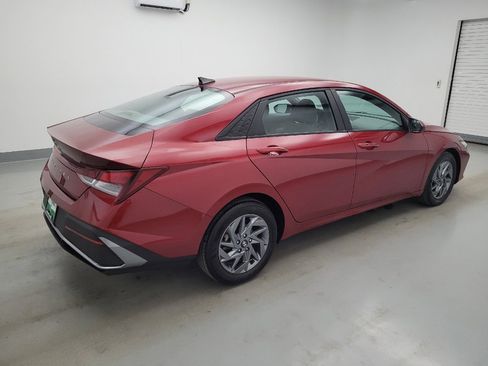 Used 2024 Hyundai Elantra SEL FWD image 10