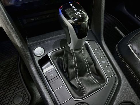 Used 2023 Volkswagen Tiguan SEL R-Line AWD/4WD image 19