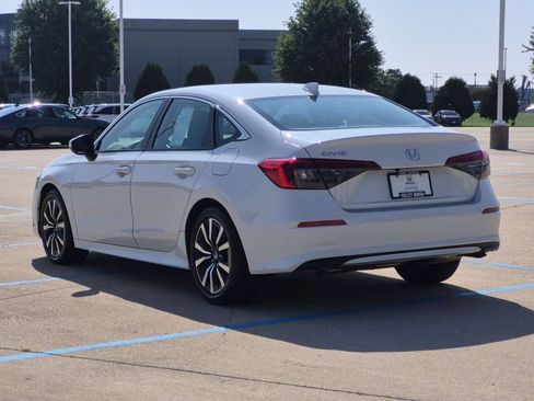 Used 2023 Honda Civic EX image 8