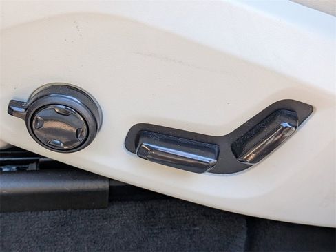 Certified 2023 Volvo XC60 B5 Ultimate w/ Protection Package Premier image 21