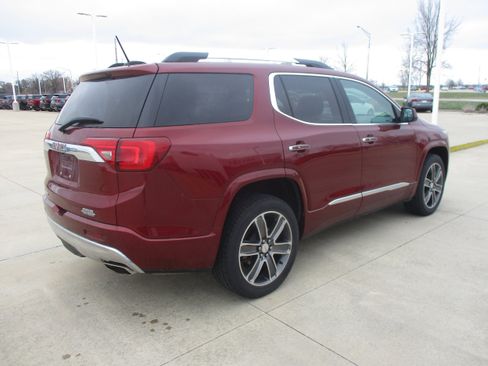 Used 2018 GMC Acadia Denali image 4