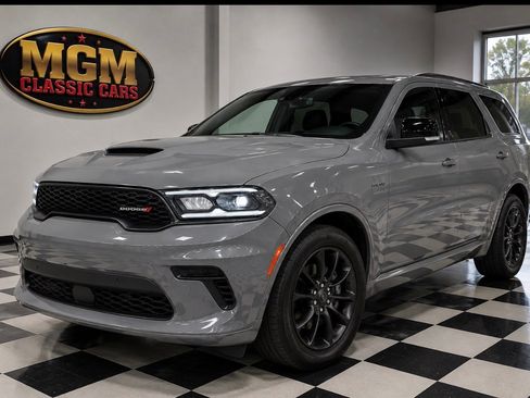 Used 2023 Dodge Durango R/T w/ Blacktop Package AWD/4WD image 2