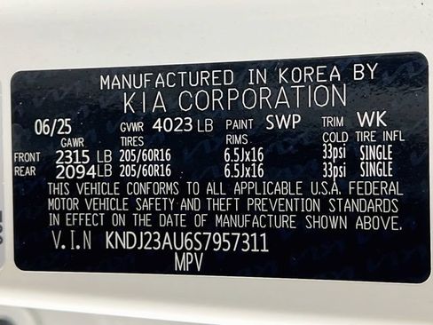 Used 2025 Kia Soul LX FWD image 26