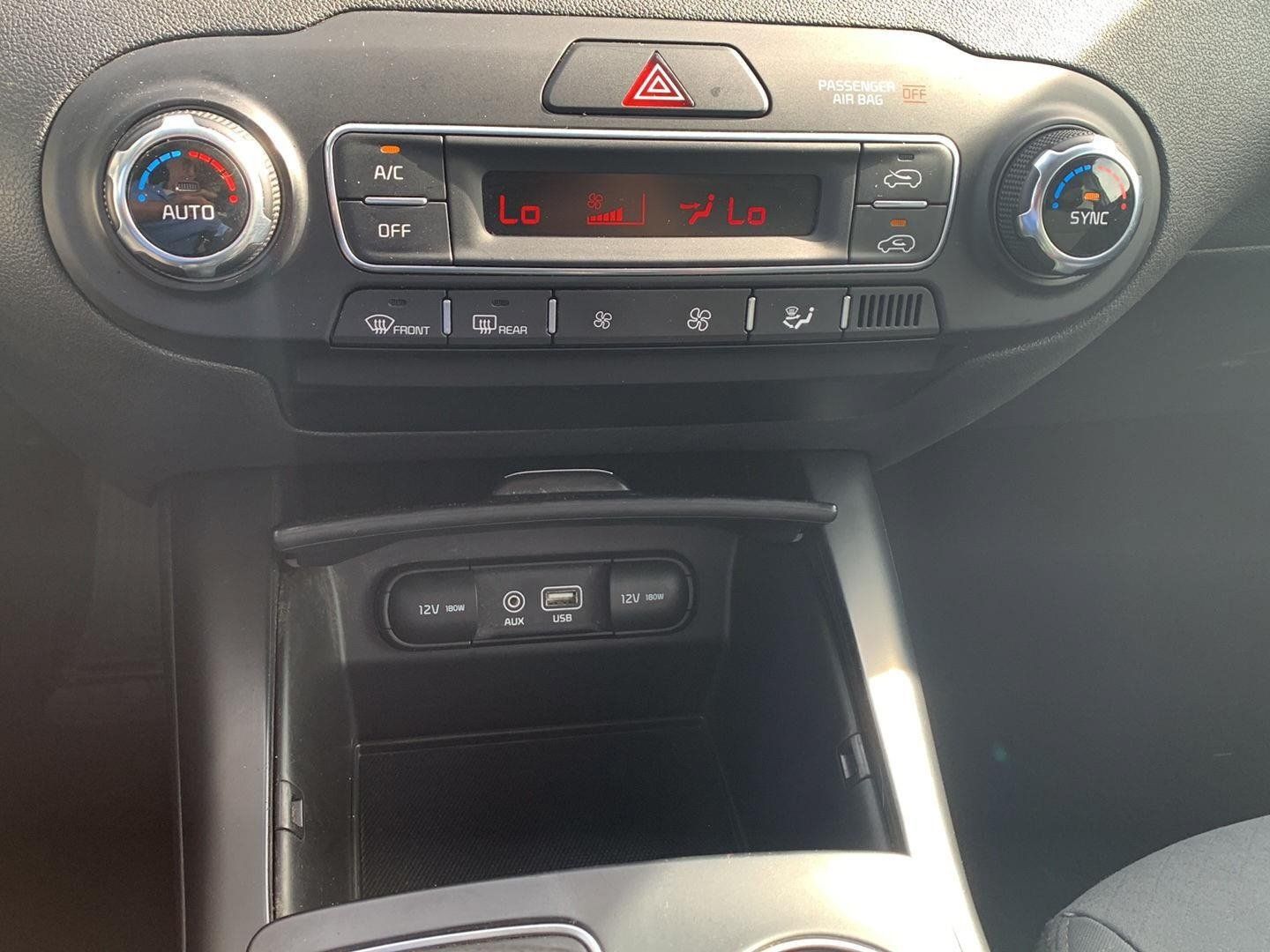Used 2019 Kia Sorento FWD V6 image 15