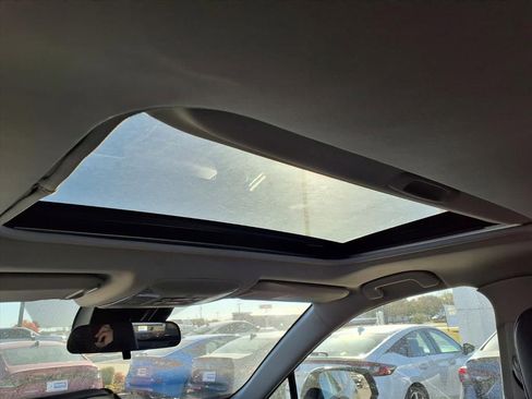 Used 2020 Toyota RAV4 XLE Premium image 18