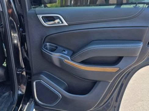 Used 2020 GMC Yukon Denali w/ Denali Premium Package AWD/4WD image 13