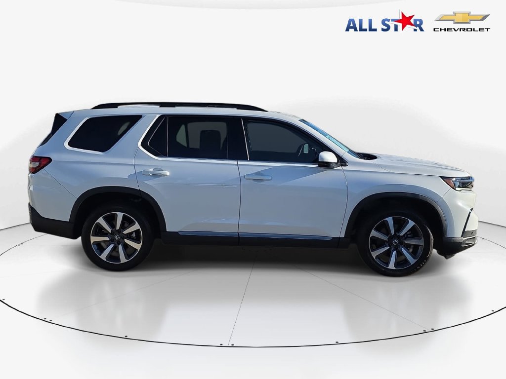 Used 2025 Honda Pilot Touring image 2