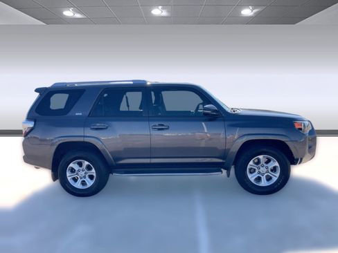 Used 2017 Toyota 4Runner SR5 image 7