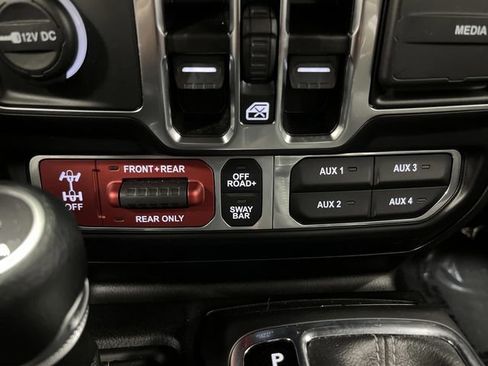 Used 2024 Jeep Wrangler Unlimited Rubicon image 22