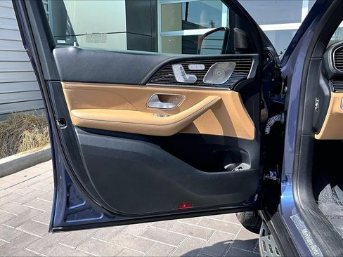Used 2024 Mercedes-Benz GLS 580 4MATIC image 23