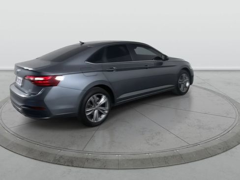 Used 2024 Volkswagen Jetta SE w/ Panoramic Sunroof Package FWD image 8