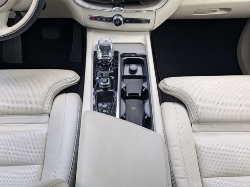 Used 2023 Volvo XC60 B5 Ultimate w/ Climate Package AWD/4WD image 19