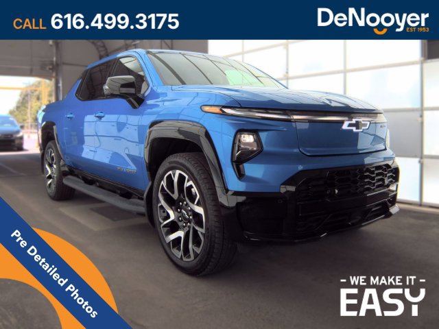 Used 2025 Chevrolet Silverado EV RST AWD/4WD image 4