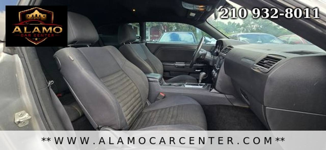 Used 2014 Dodge Challenger SXT RWD image 14