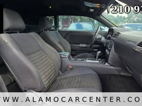 Used 2014 Dodge Challenger SXT RWD image 14