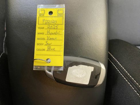 Used 2025 Hyundai Venue SEL FWD image 41