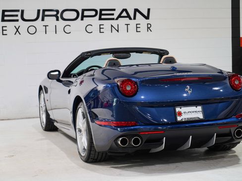 Used 2016 Ferrari California T RWD image 36