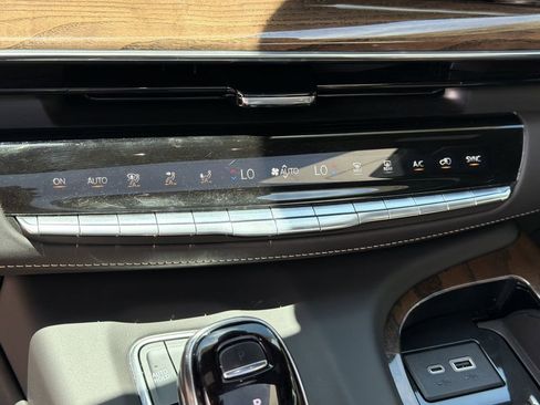 Used 2023 Cadillac Escalade Sport Platinum w/ LPO, ONYX Package AWD/4WD image 27