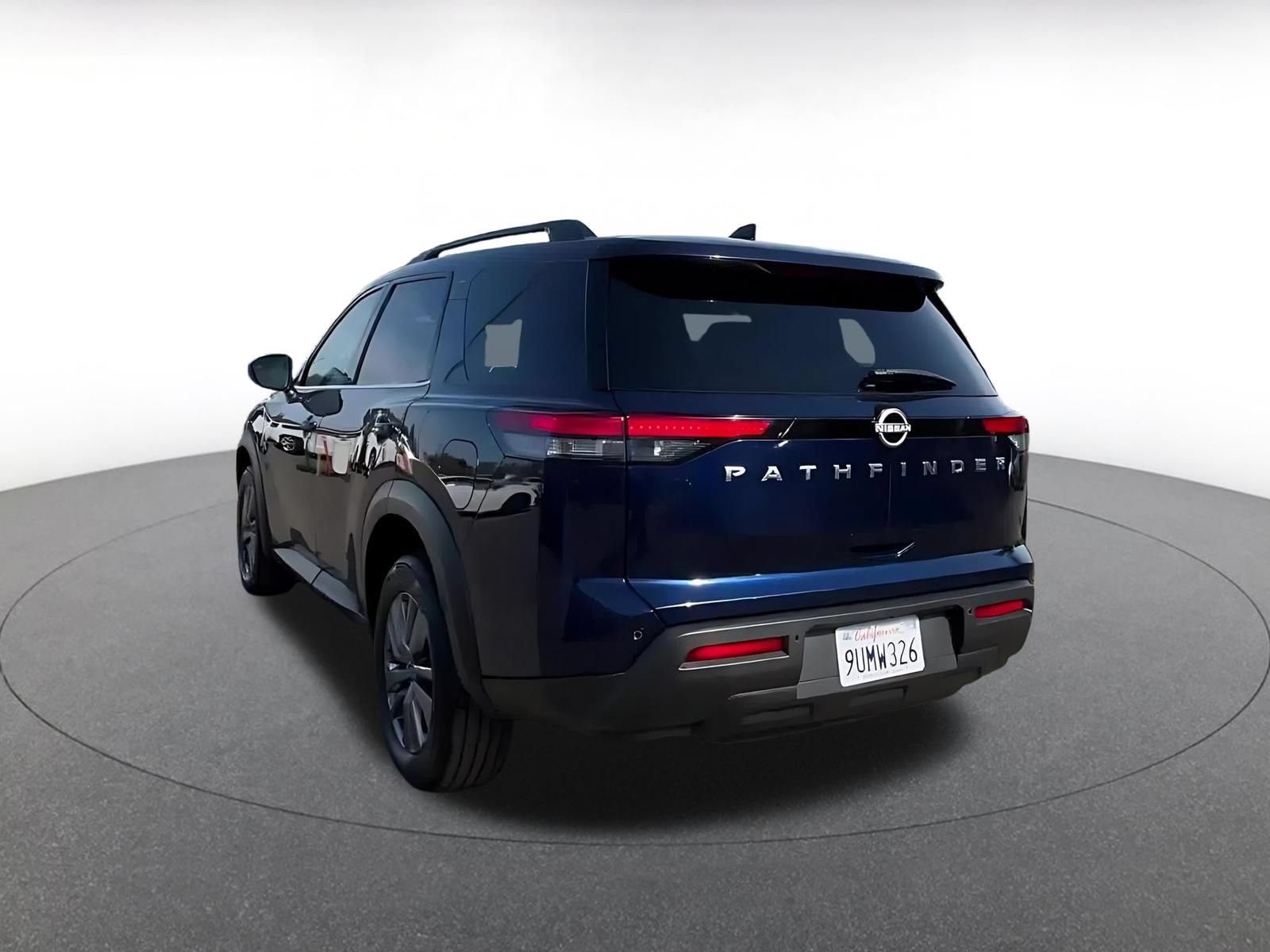 Used 2025 Nissan Pathfinder SV FWD image 10