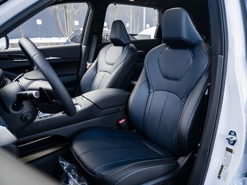 New 2026 INFINITI QX60 Sport image 17