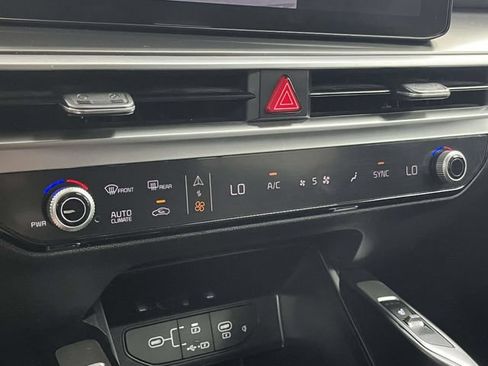 Used 2024 Kia Sorento S FWD image 38