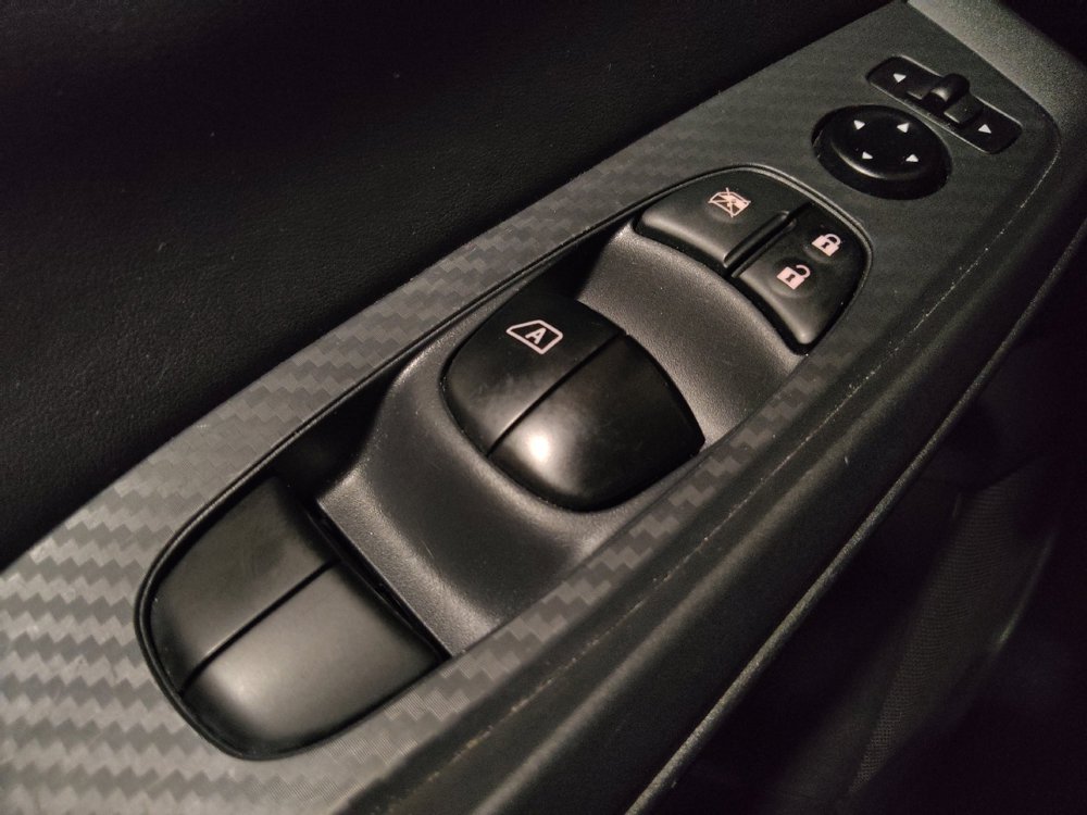 Used 2025 Nissan Sentra SV FWD image 27