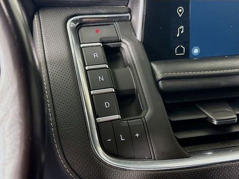 Used 2022 GMC Yukon XL SLT w/ SLT Premium Package image 20