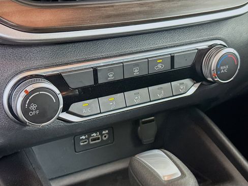 Used 2025 Nissan Altima 2.5 SV image 23