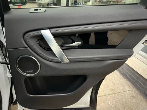 Used 2020 Land Rover Discovery Sport S image 26