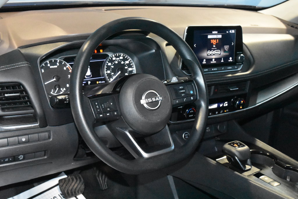 Used 2023 Nissan Rogue SV AWD/4WD image 2
