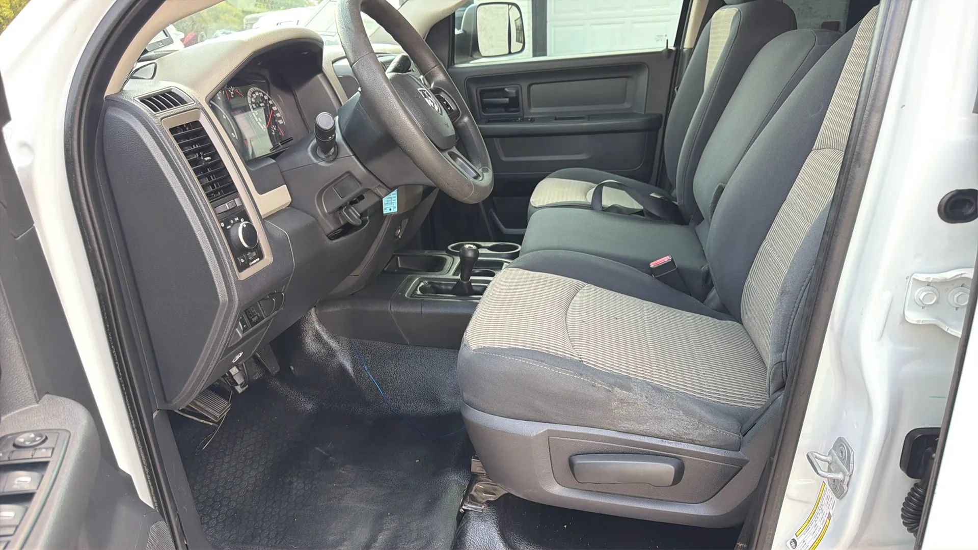 Used 2012 RAM 3500 ST w/ Chrome Appearance Group AWD/4WD image 10