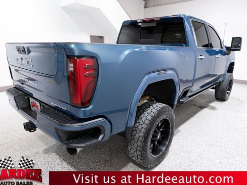 Used 2024 GMC Sierra 3500 Denali Ultimate AWD/4WD image 5