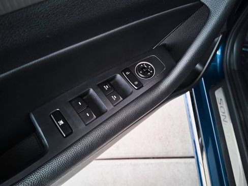 Used 2019 Hyundai Sonata Limited FWD image 16