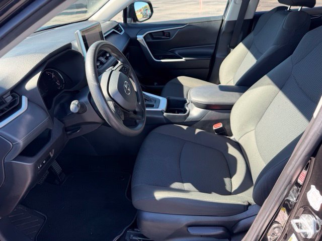 Used 2025 Toyota RAV4 LE AWD/4WD image 19