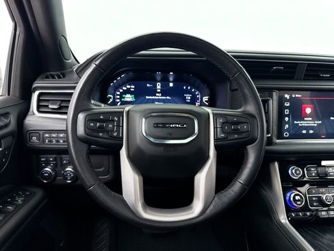Used 2022 GMC Yukon XL Denali AWD/4WD image 4